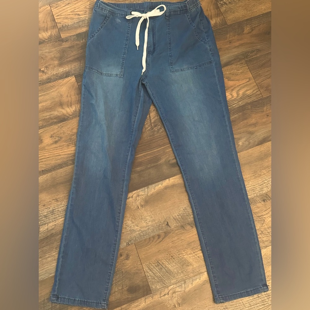 NWOT pull on jeans with tie waist